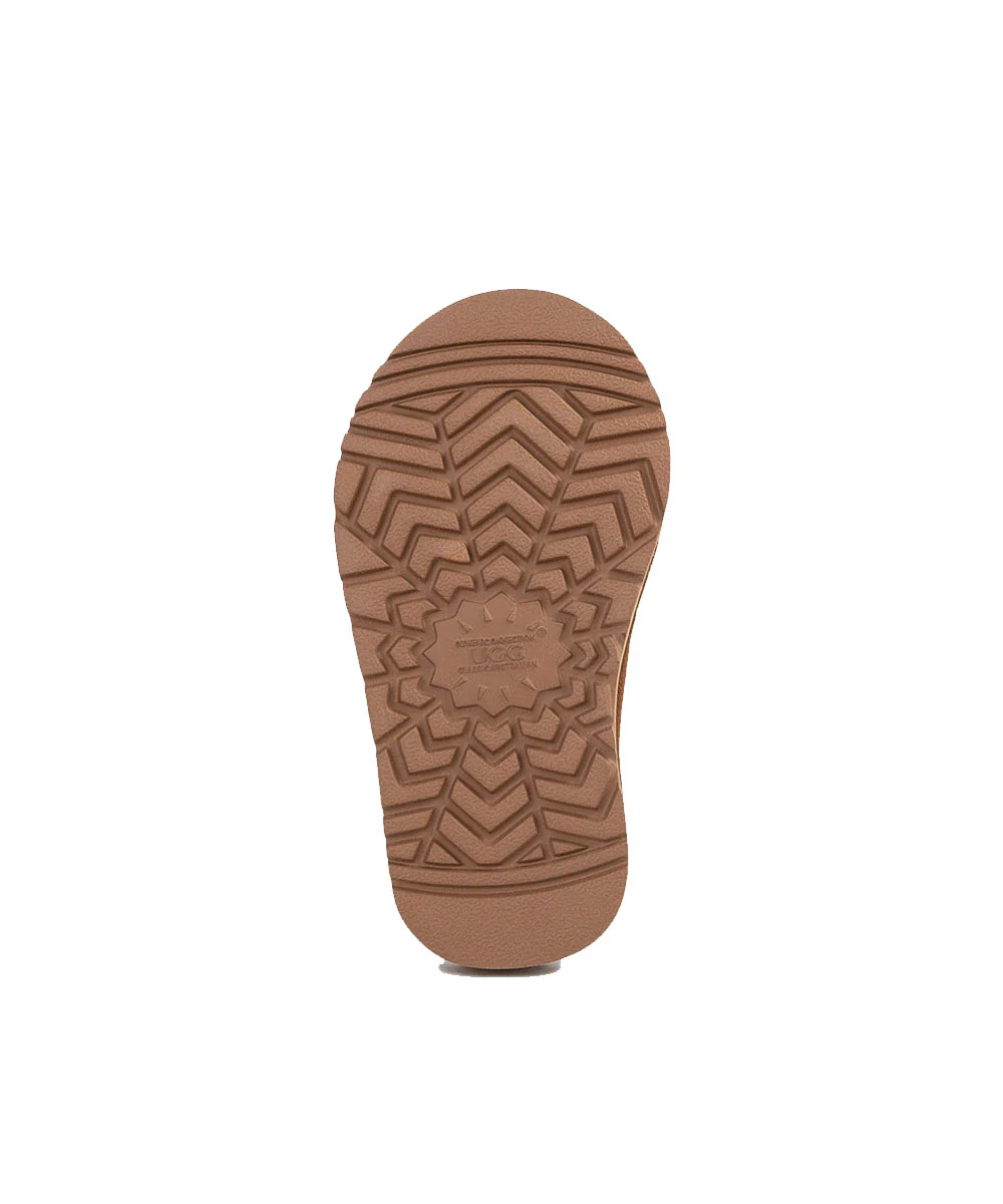 Kid’s UGG Star Classic Boots - Image 5