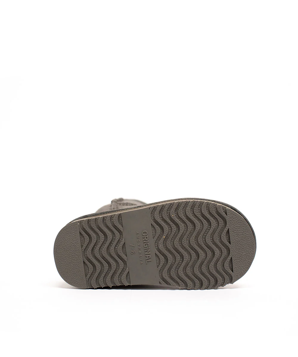 Kid's UGG Classic Short - Image 22