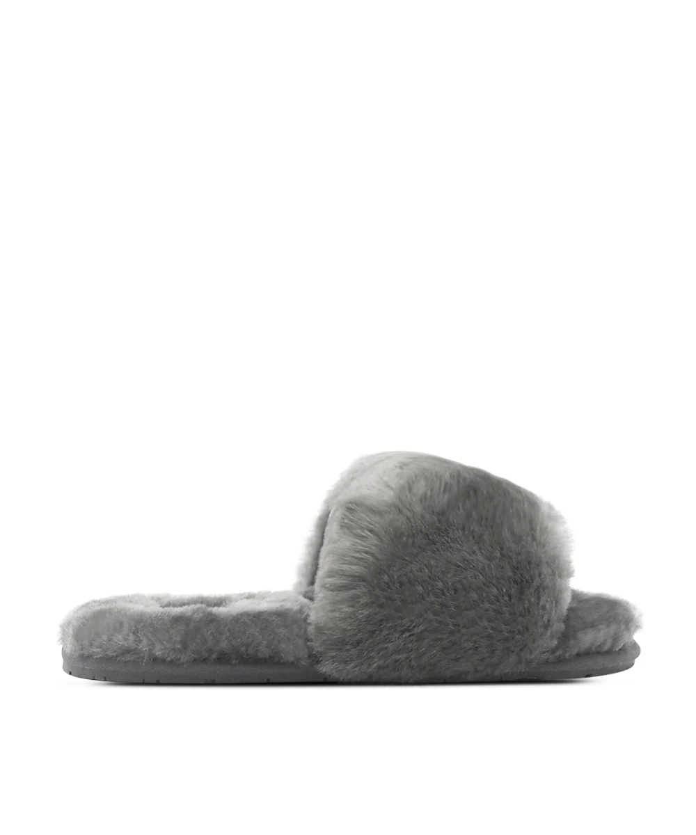 Women's UGG Fluffy Slipper - Image 11